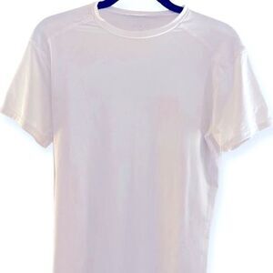 BCG Mens Compression Shirt. Size M.‎